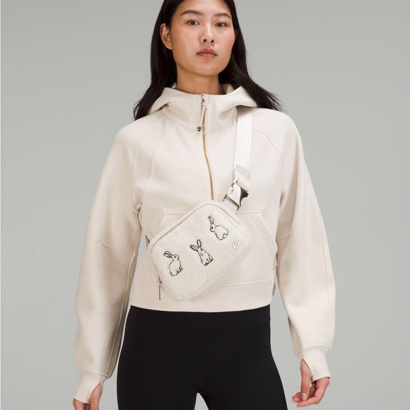 NWT Lululemon New Year Everywhere Belt Bag Fleece - Picture 8 of 9